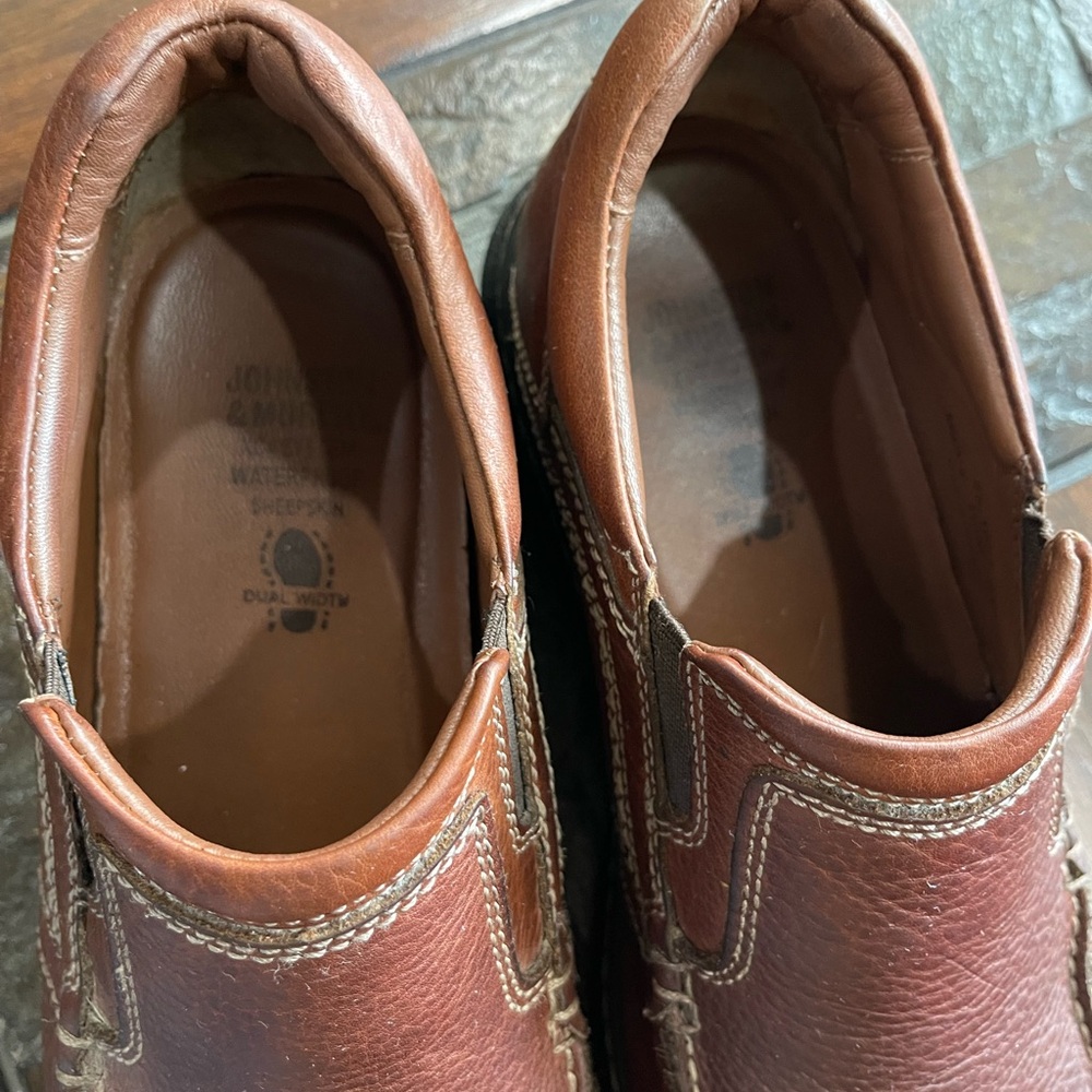 Johnson & Murphy XC4 Brown Leather Slip-On Shoes - Picture 4 of 10